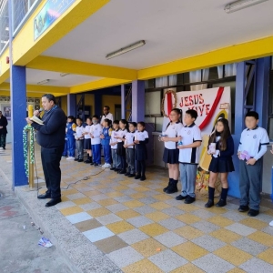 Celebramos pascua de resurrección con la ceremonia del cirio pascual